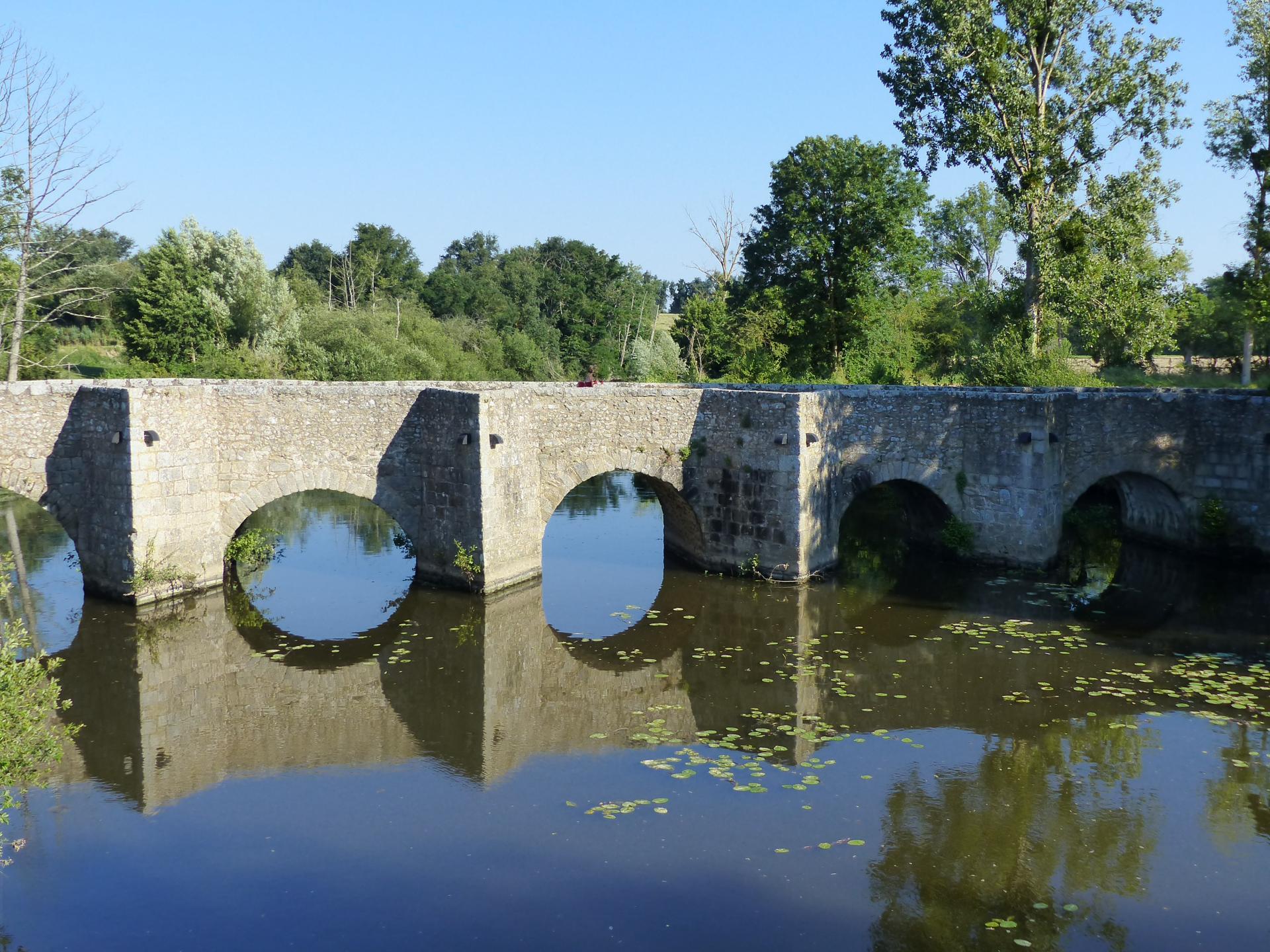 Pont médiéval de GOUGE